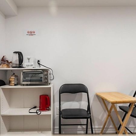 Simple & Tidy Private Rooms トロント エクステリア 写真