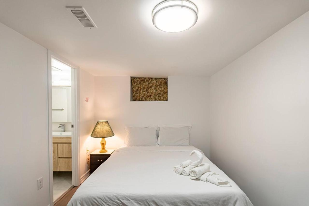 Simple & Tidy Private Rooms トロント エクステリア 写真