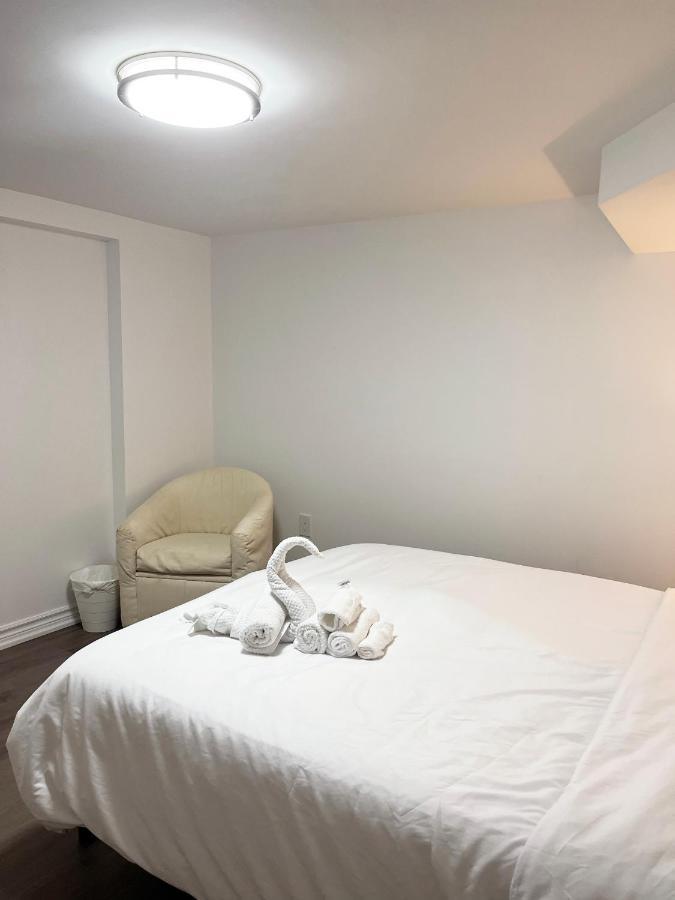 Simple & Tidy Private Rooms トロント エクステリア 写真