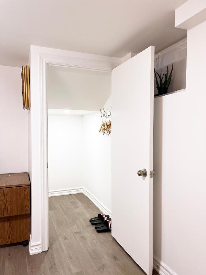 Simple & Tidy Private Rooms トロント エクステリア 写真