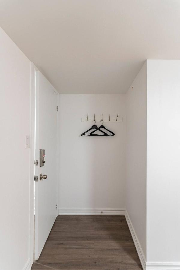 Simple & Tidy Private Rooms トロント エクステリア 写真