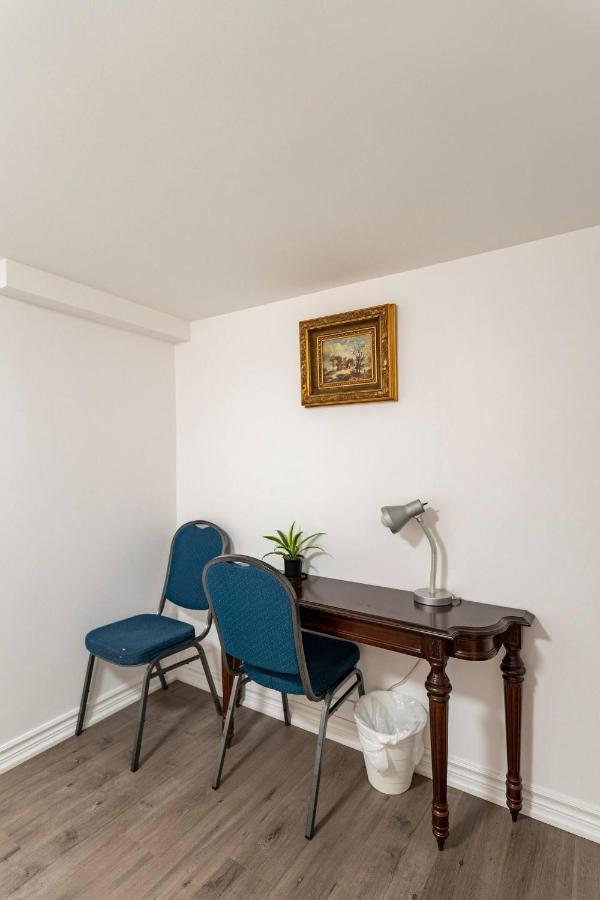 Simple & Tidy Private Rooms トロント エクステリア 写真
