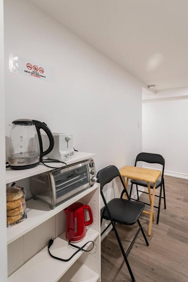 Simple & Tidy Private Rooms トロント エクステリア 写真