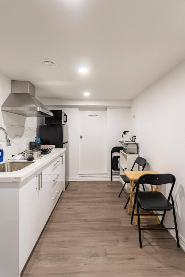 Simple & Tidy Private Rooms トロント エクステリア 写真